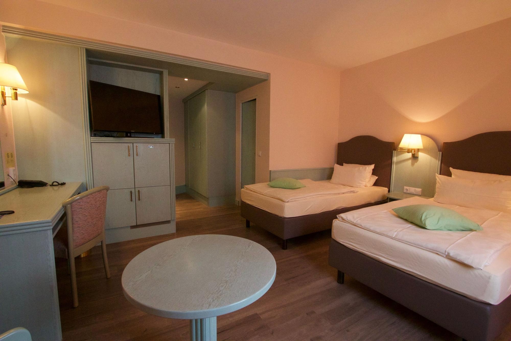 Hotel Zum Loewen Mörfelden-Walldorf Εξωτερικό φωτογραφία