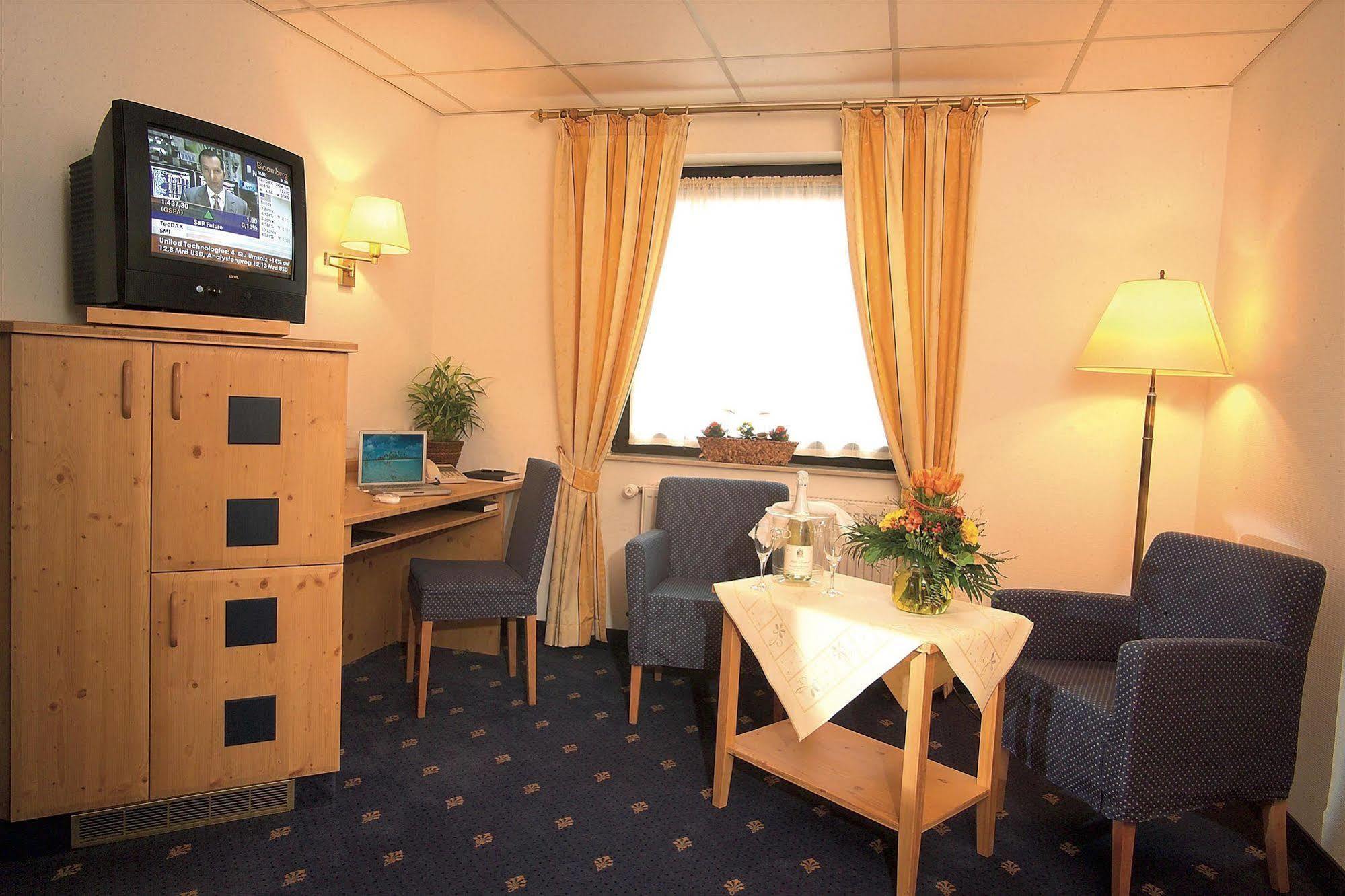 Hotel Zum Loewen Mörfelden-Walldorf Εξωτερικό φωτογραφία