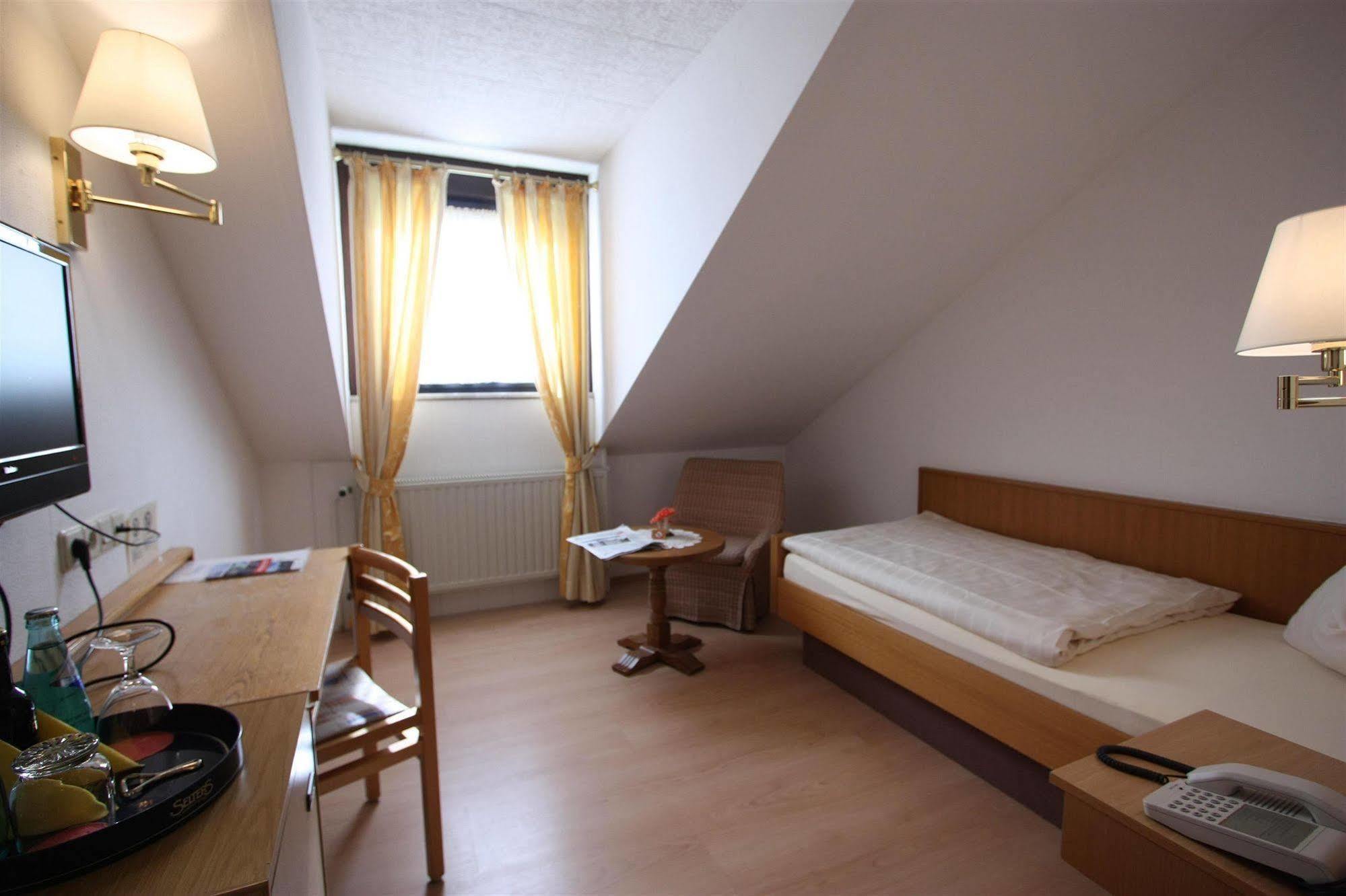 Hotel Zum Loewen Mörfelden-Walldorf Εξωτερικό φωτογραφία